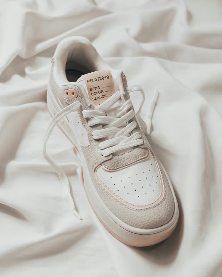 Men's Cream Retro Sneakers